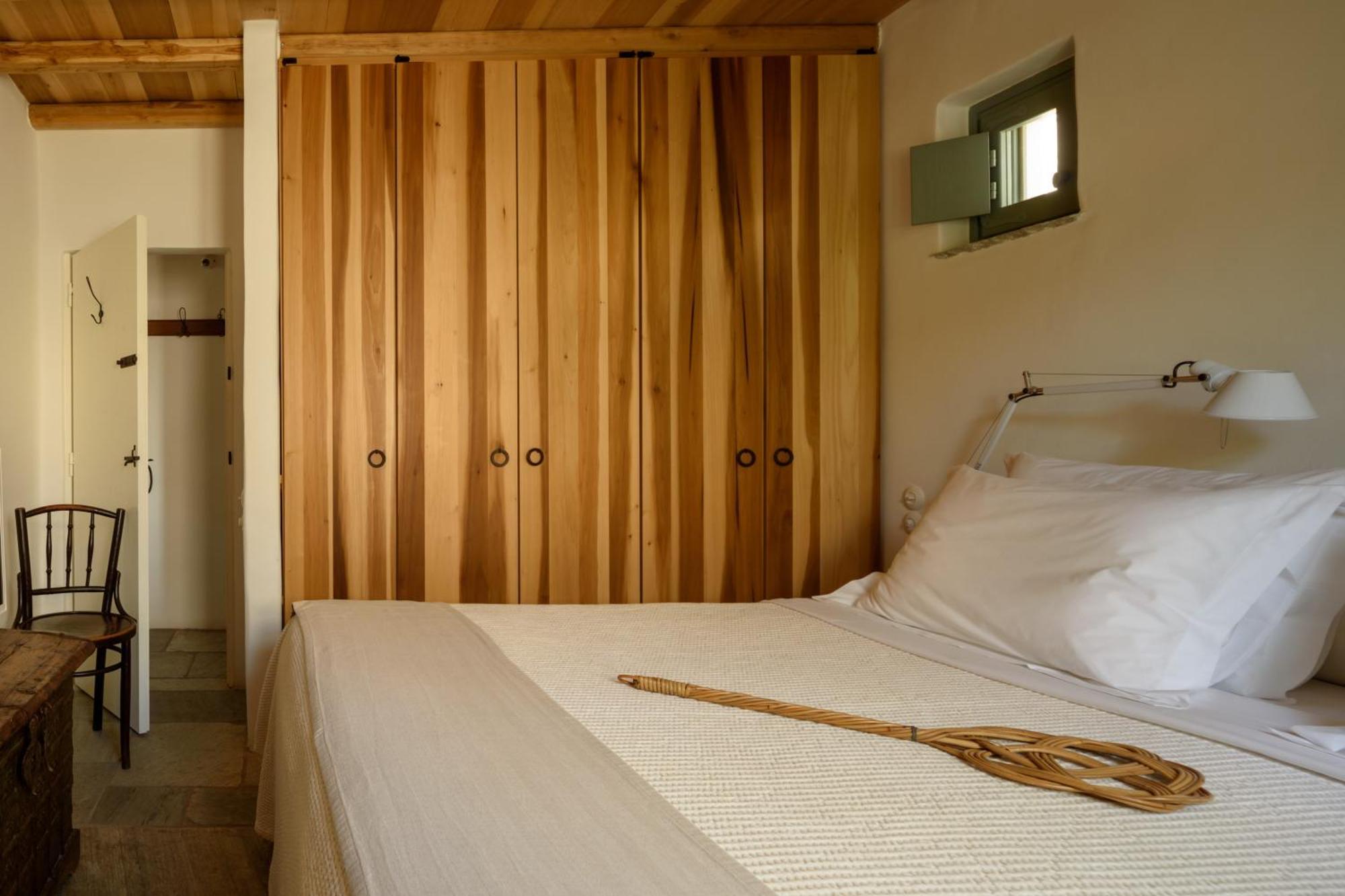 Mezzolovero Suites Кимолос Экстерьер фото