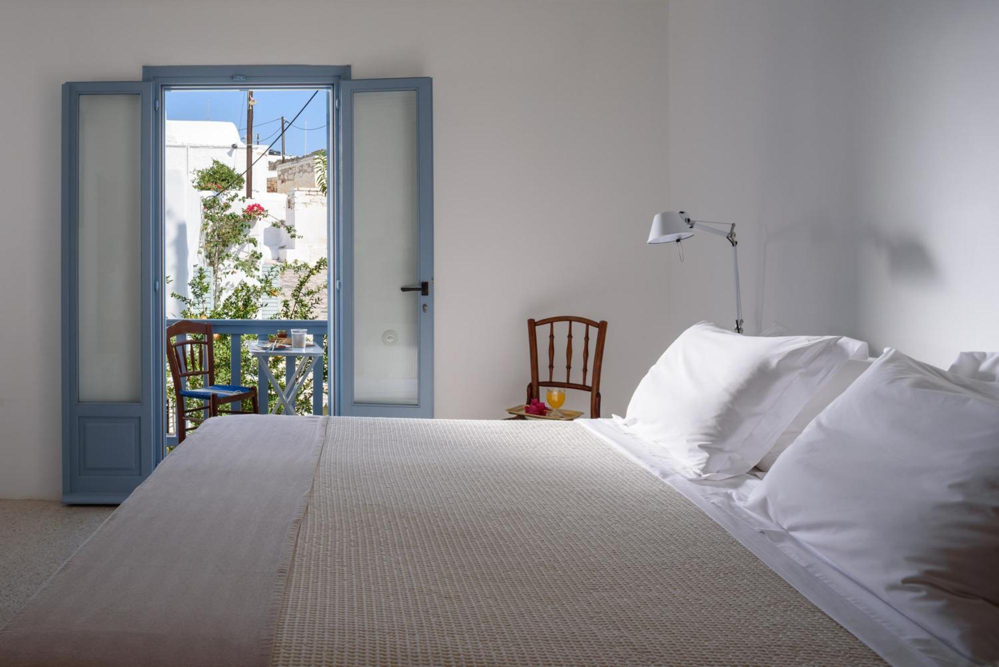 Mezzolovero Suites Кимолос Экстерьер фото