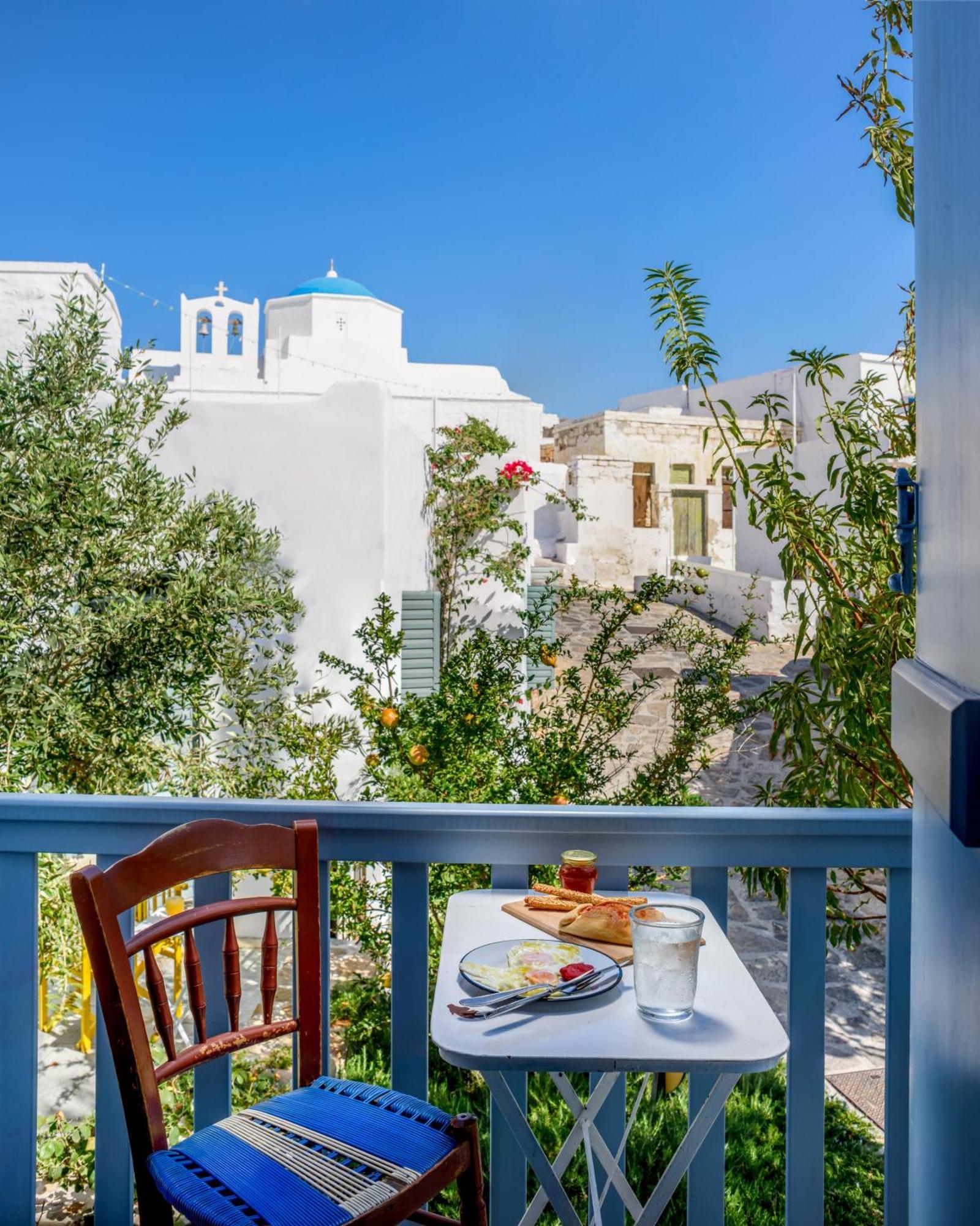 Mezzolovero Suites Кимолос Экстерьер фото