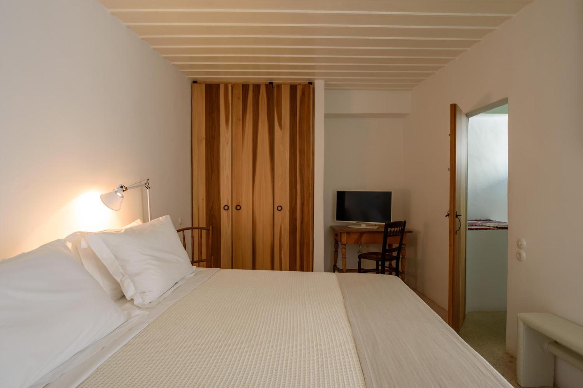 Mezzolovero Suites Кимолос Экстерьер фото